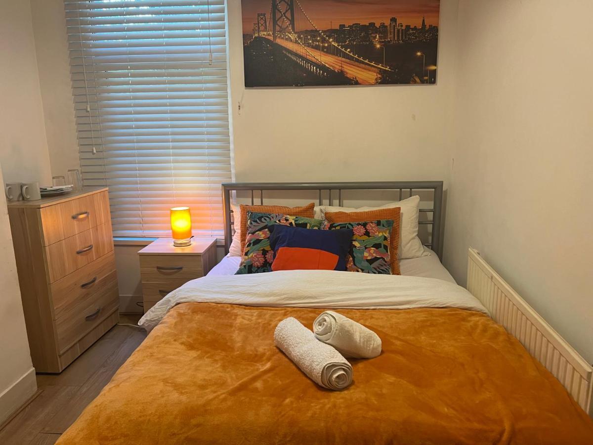 Central Stratford Cozy Double Room London Ngoại thất bức ảnh